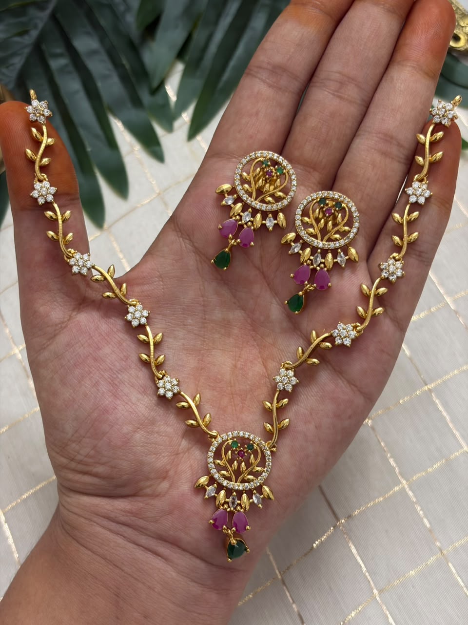 Leafy Flora Necklace NNB447