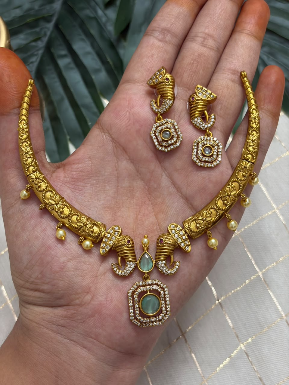 Elephant Emerald Necklace NNB408