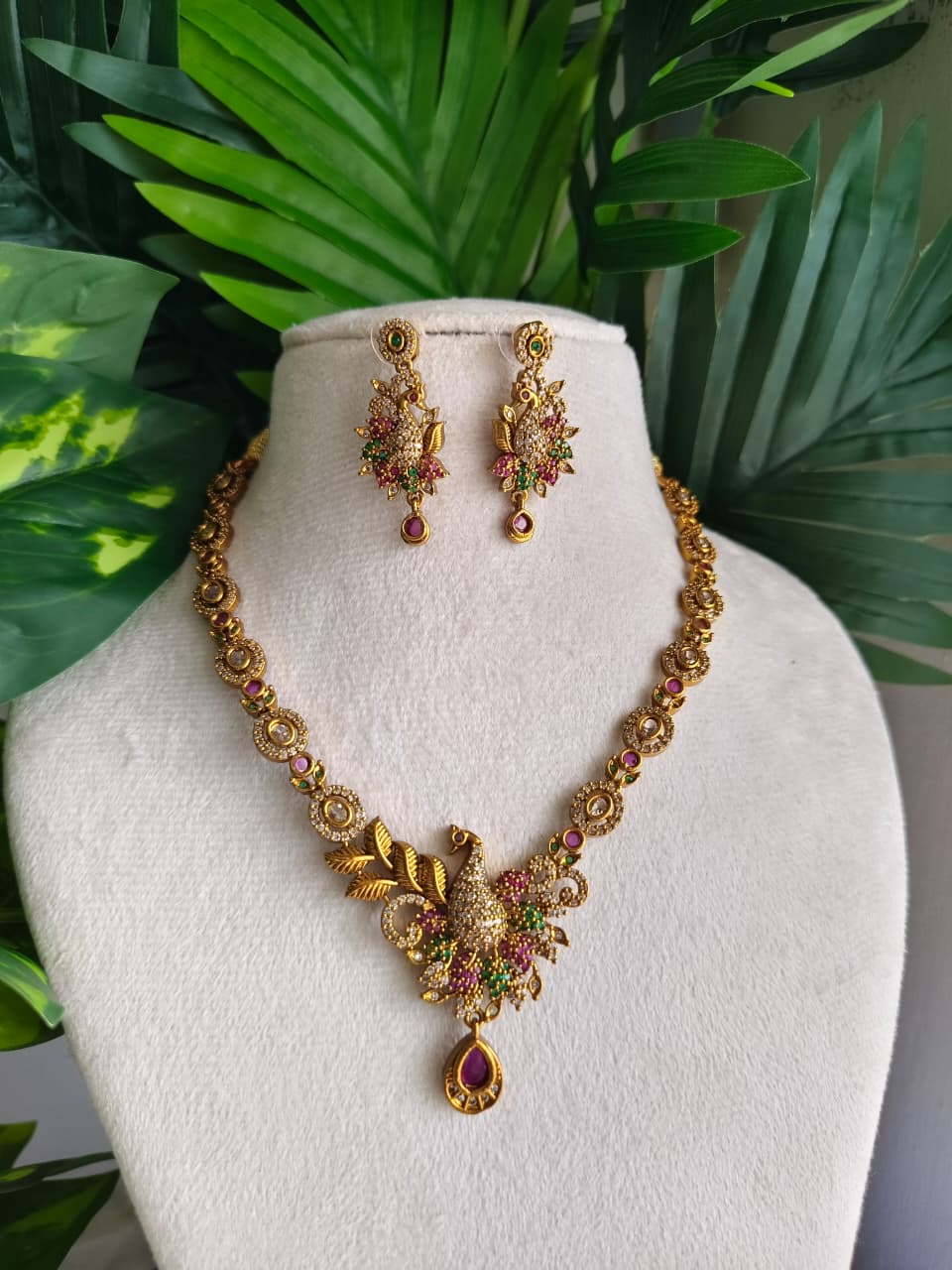 Mayil Necklace NNB101