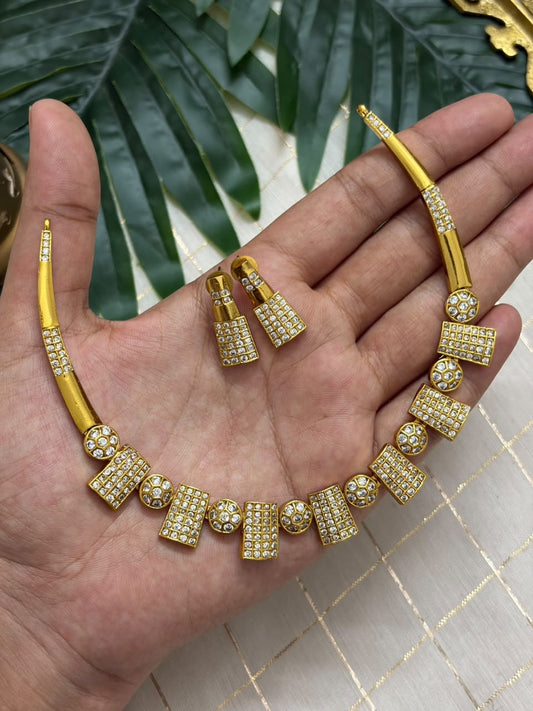 Circular And Box Necklace NNB346