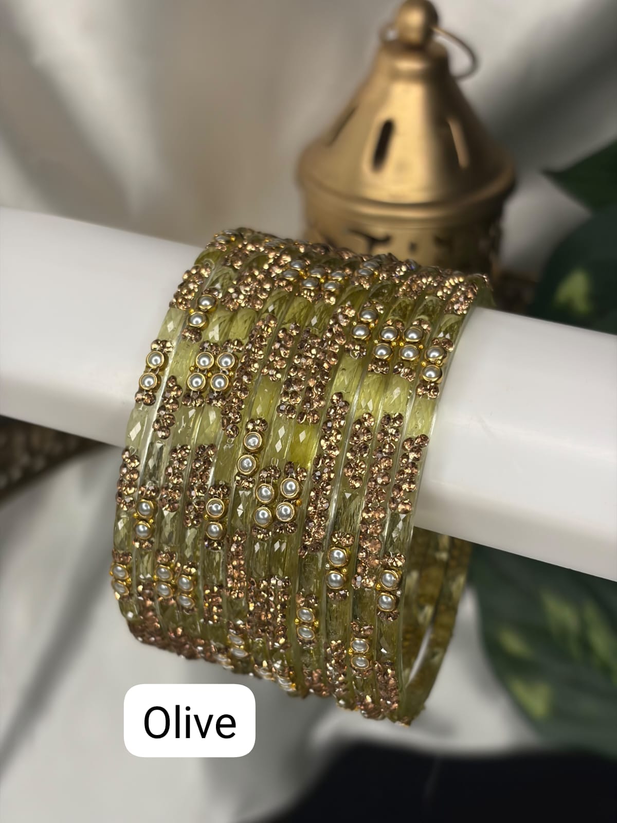 Ezhil Glass Bangles