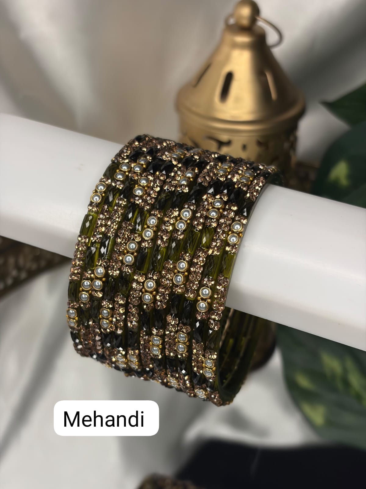 Ezhil Glass Bangles