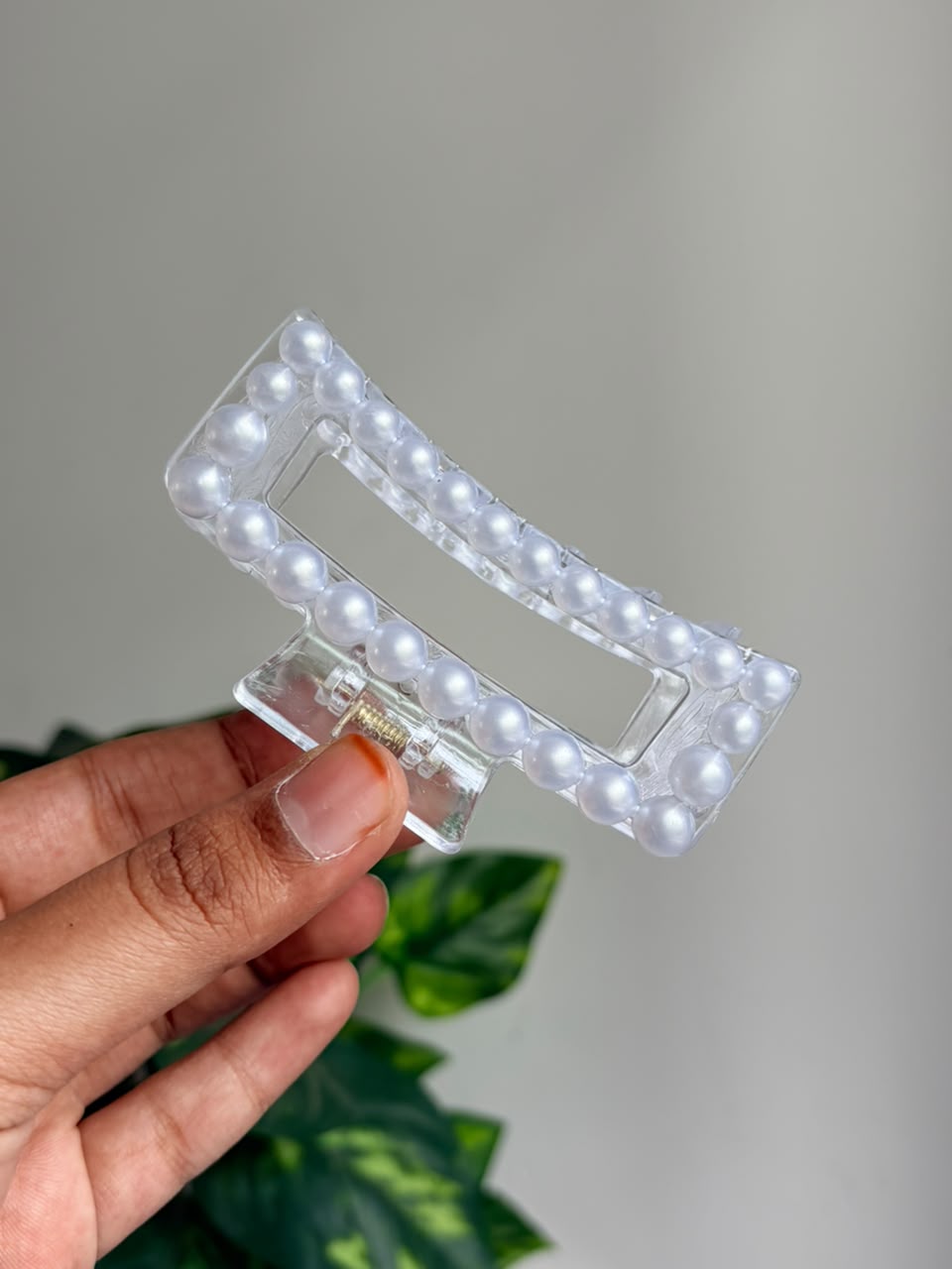 Pearl Clutch