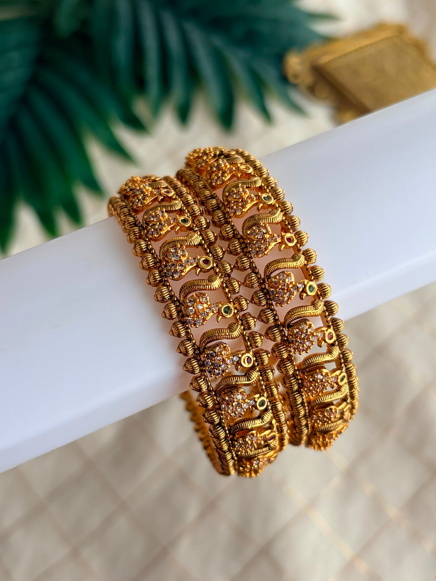 Peacock Metal Bangle MBNB107