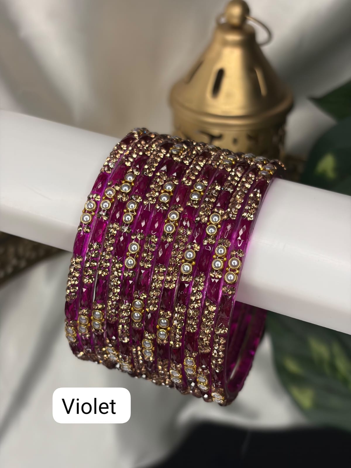 Ezhil Glass Bangles